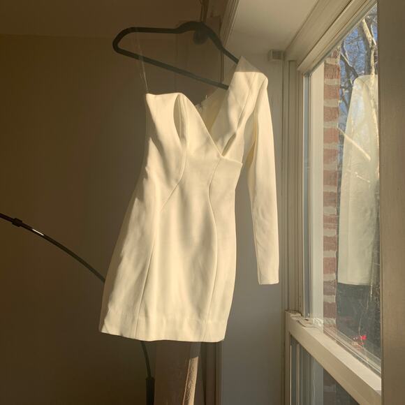 HOUSE OF CB White Tiffany Structured One Shoulder Sleeve Dress - Picture 12 of 14